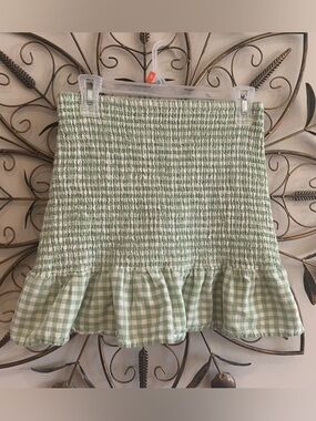 American Eagle Outfitters Green Smocked Gingham Mini Skirt 88% Cotton 12% Linen